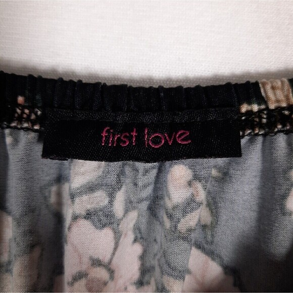 First Love On or Off Shoulder Floral Knit Peasant Top Size Medium / Large Ruffle - Picture 10 of 13